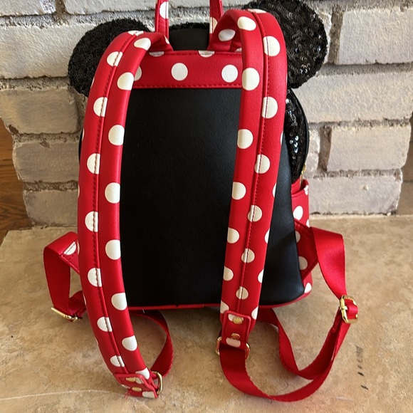 Loungefly Minnie Mouse Sequined Backpack - Picture 2 of 8